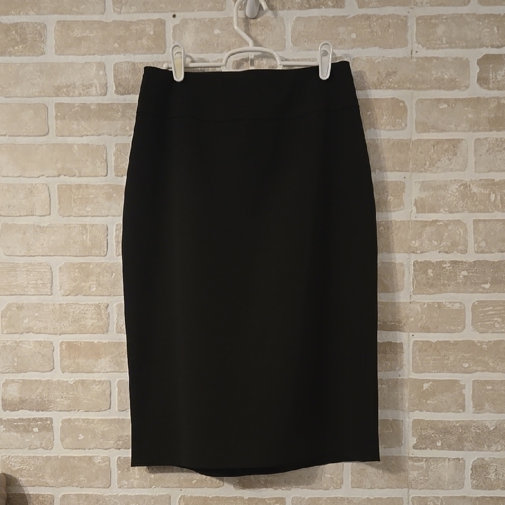 Tahari Elegant Black Pencil Skirt